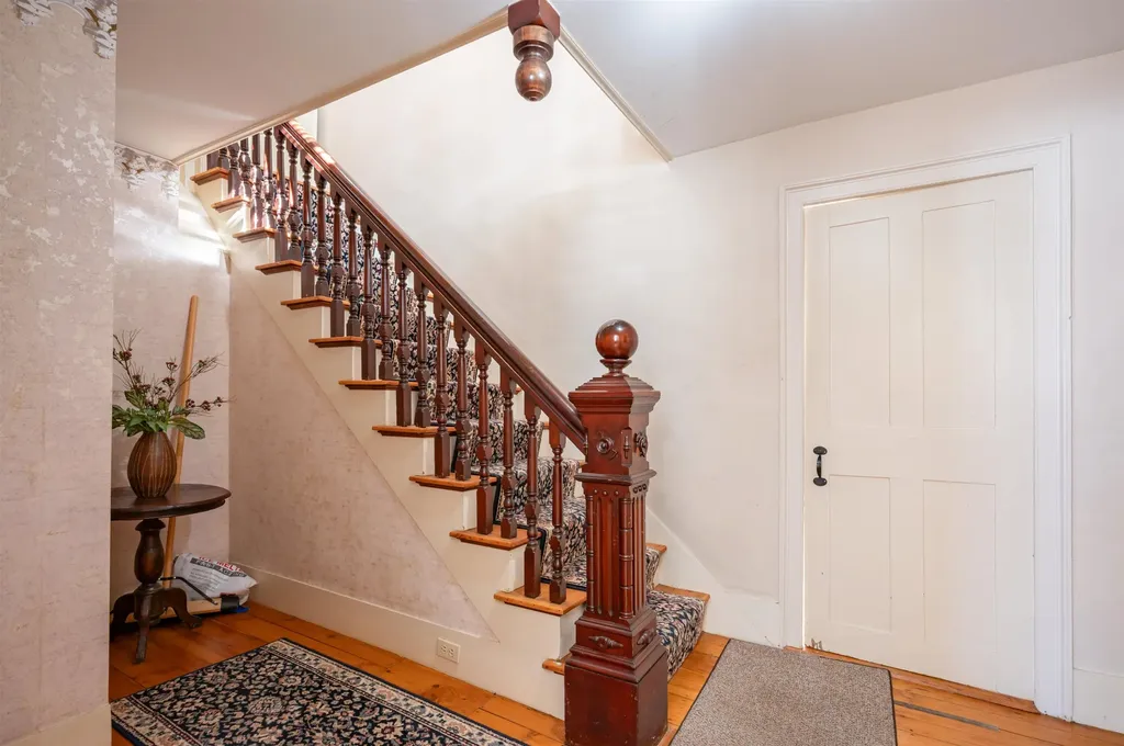 2 Ash Street Hollis NH 03049