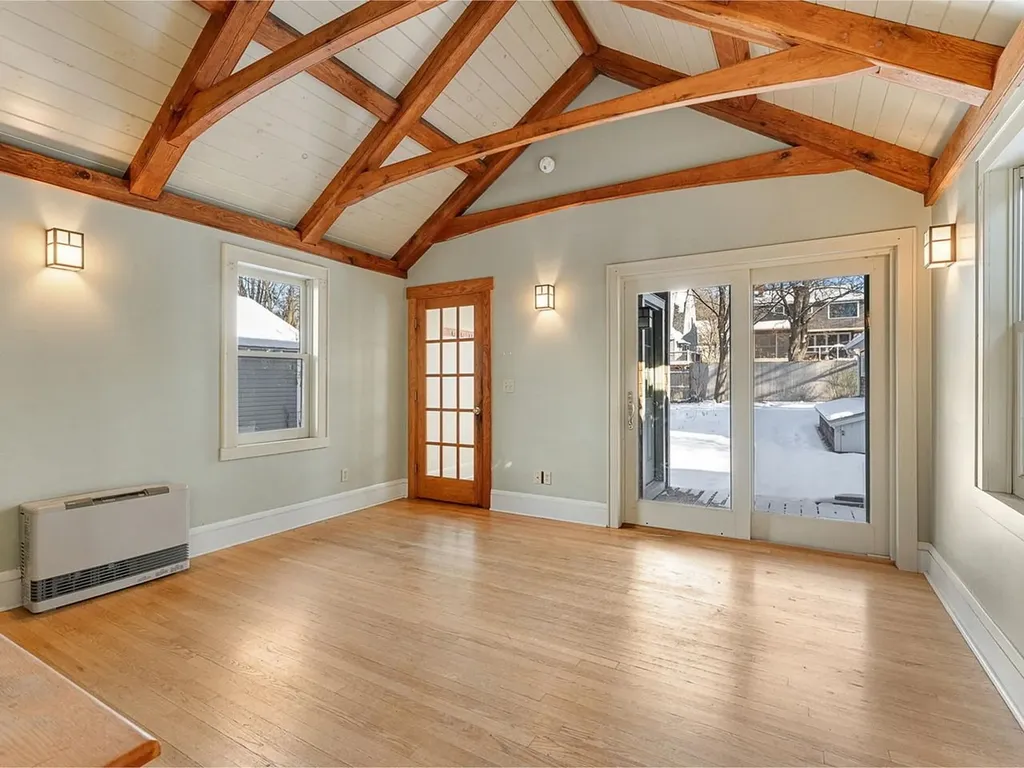 84 Charlotte Street Burlington VT 05401