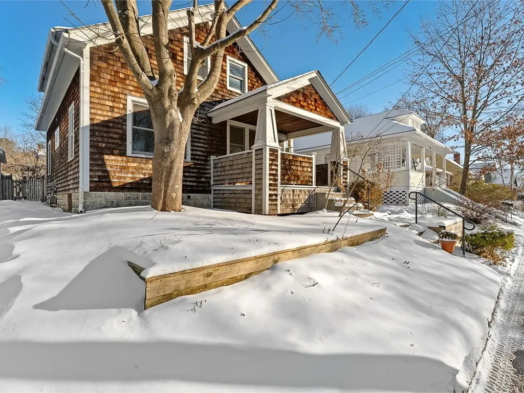 84 Charlotte Street Burlington VT 05401