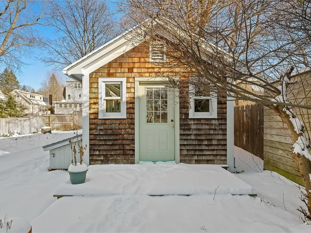 84 Charlotte Street Burlington VT 05401