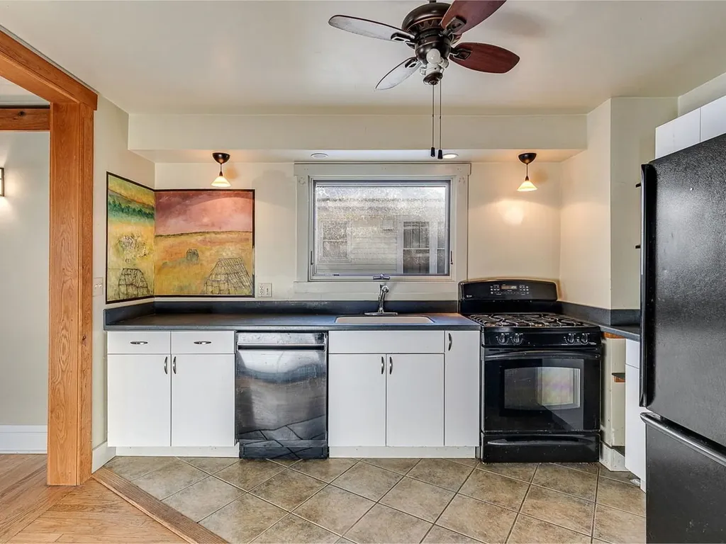 84 Charlotte Street Burlington VT 05401