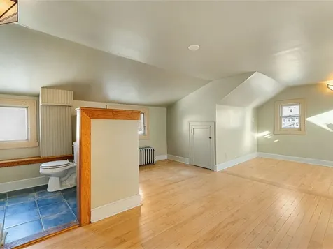 84 Charlotte Street Burlington VT 05401