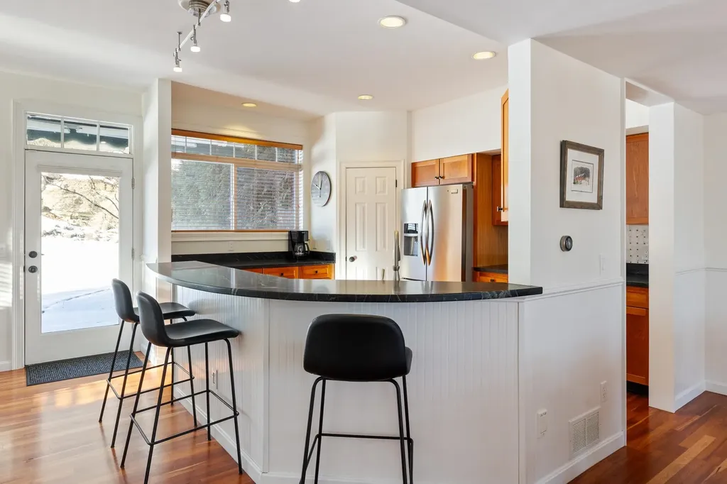 237 Park Road South Burlington VT 05403