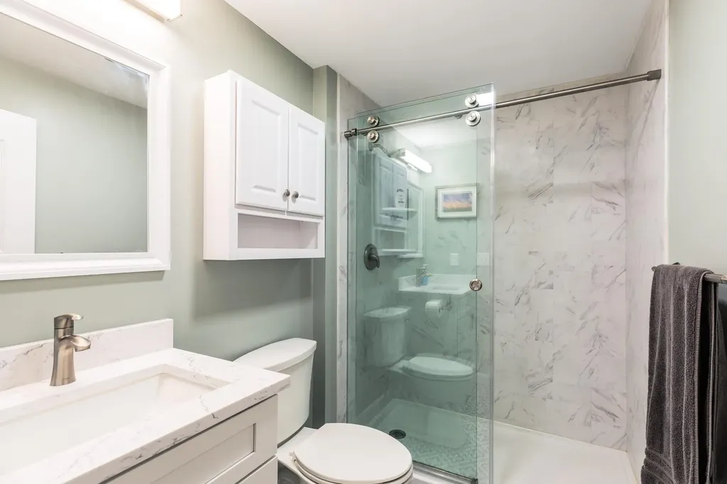 8 Montrose Drive Stratham NH 03885