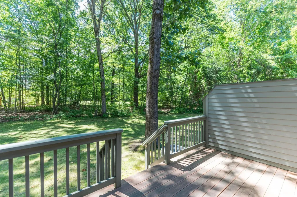 8 Montrose Drive Stratham NH 03885