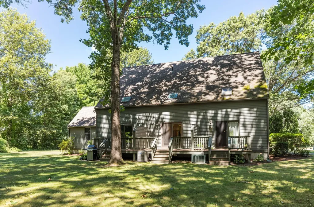 8 Montrose Drive Stratham NH 03885