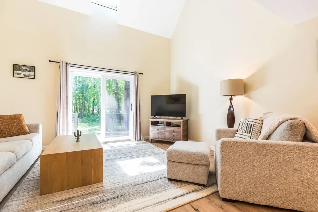 8 Montrose Drive Stratham NH 03885