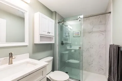 8 Montrose Drive Stratham NH 03885