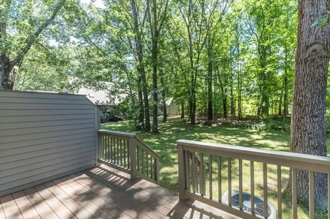 8 Montrose Drive Stratham NH 03885