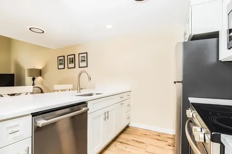 8 Montrose Drive Stratham NH 03885