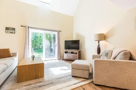 8 Montrose Drive Stratham NH 03885