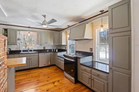 109 Scribner Road Fremont NH 03044