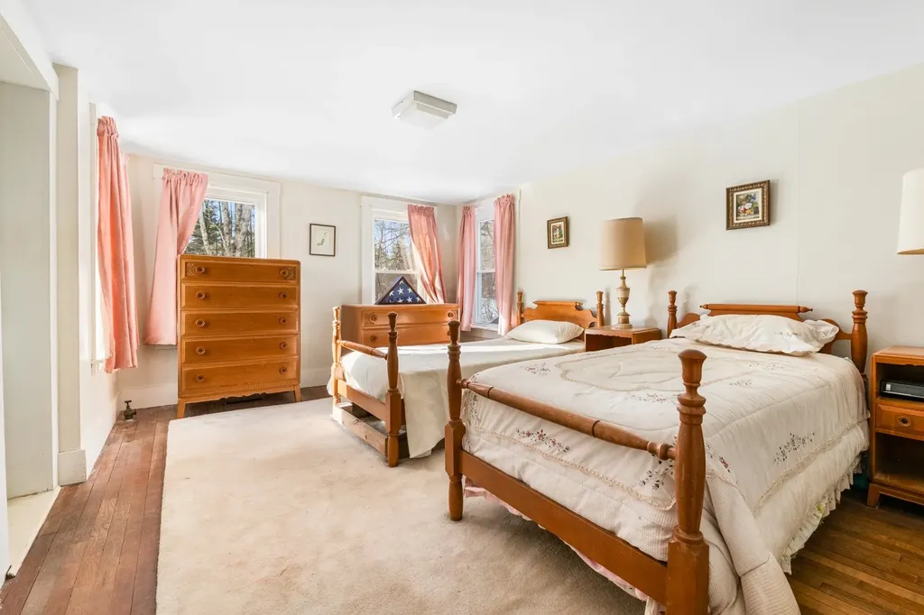 6 Kirtland Street Warner NH 03278