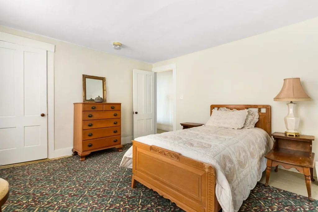 6 Kirtland Street Warner NH 03278