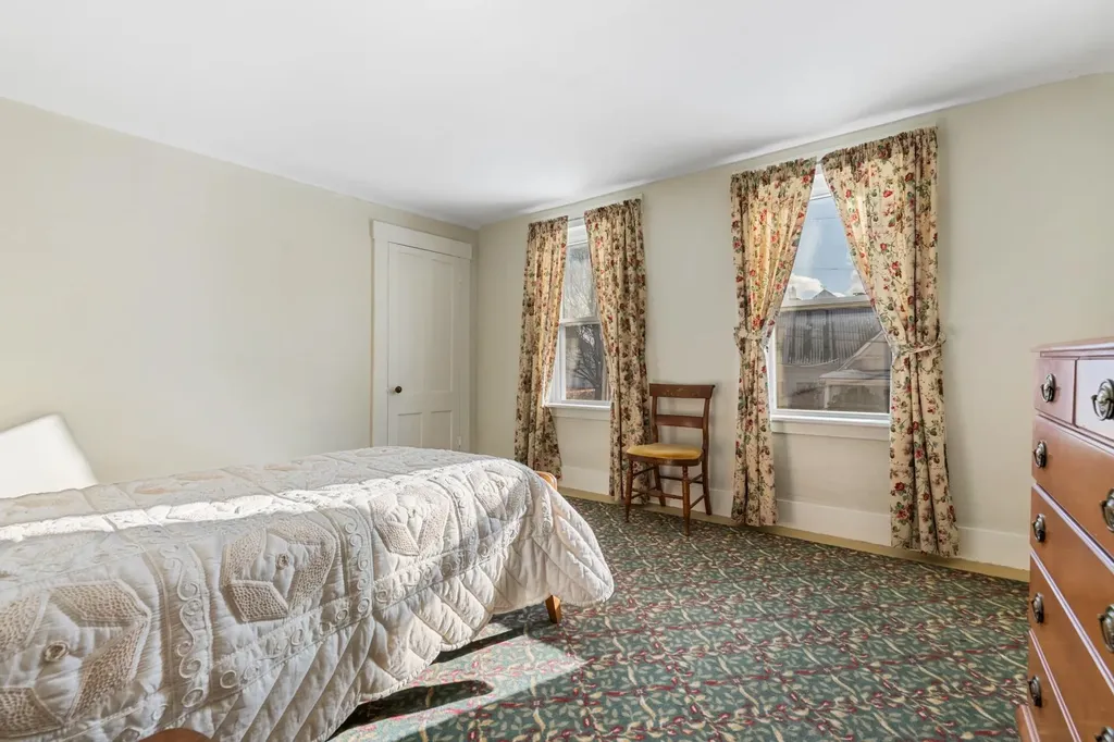 6 Kirtland Street Warner NH 03278
