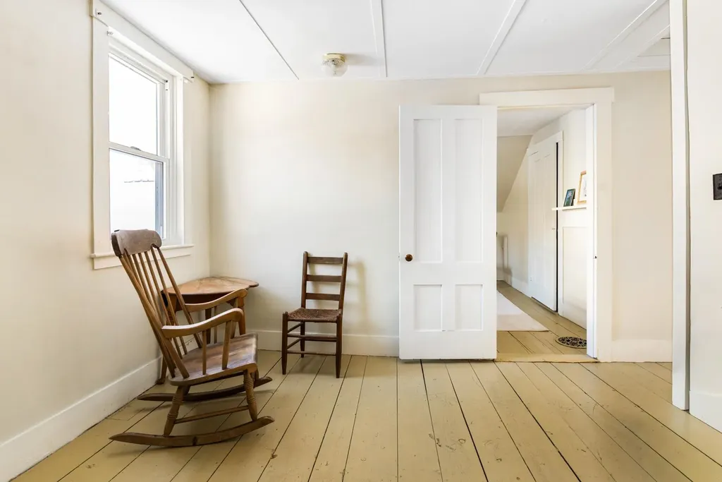 6 Kirtland Street Warner NH 03278