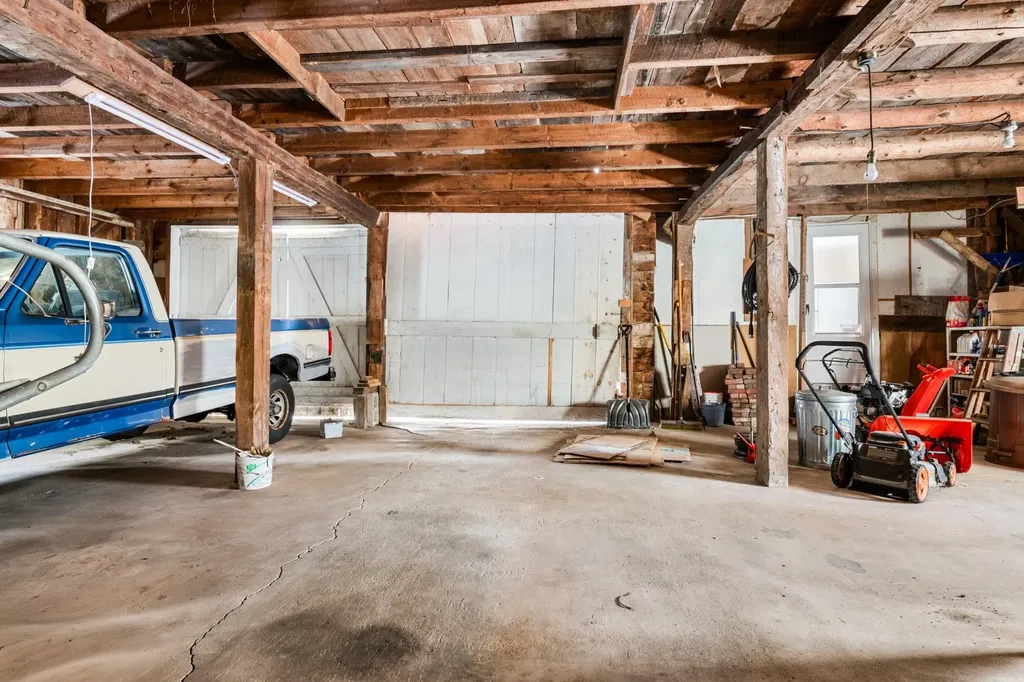 6 Kirtland Street Warner NH 03278