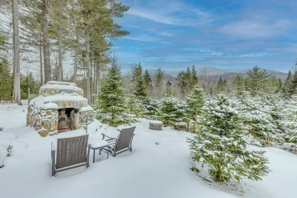 1591 Easton Valley Road Easton NH 03580