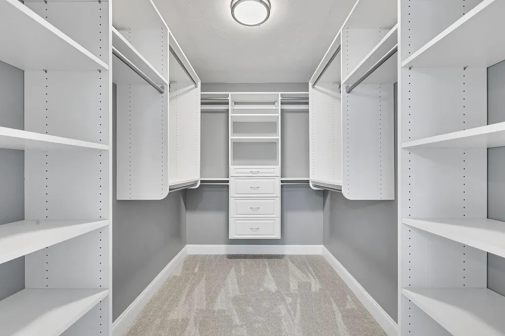 343 Island Pond Road Derry NH 03038