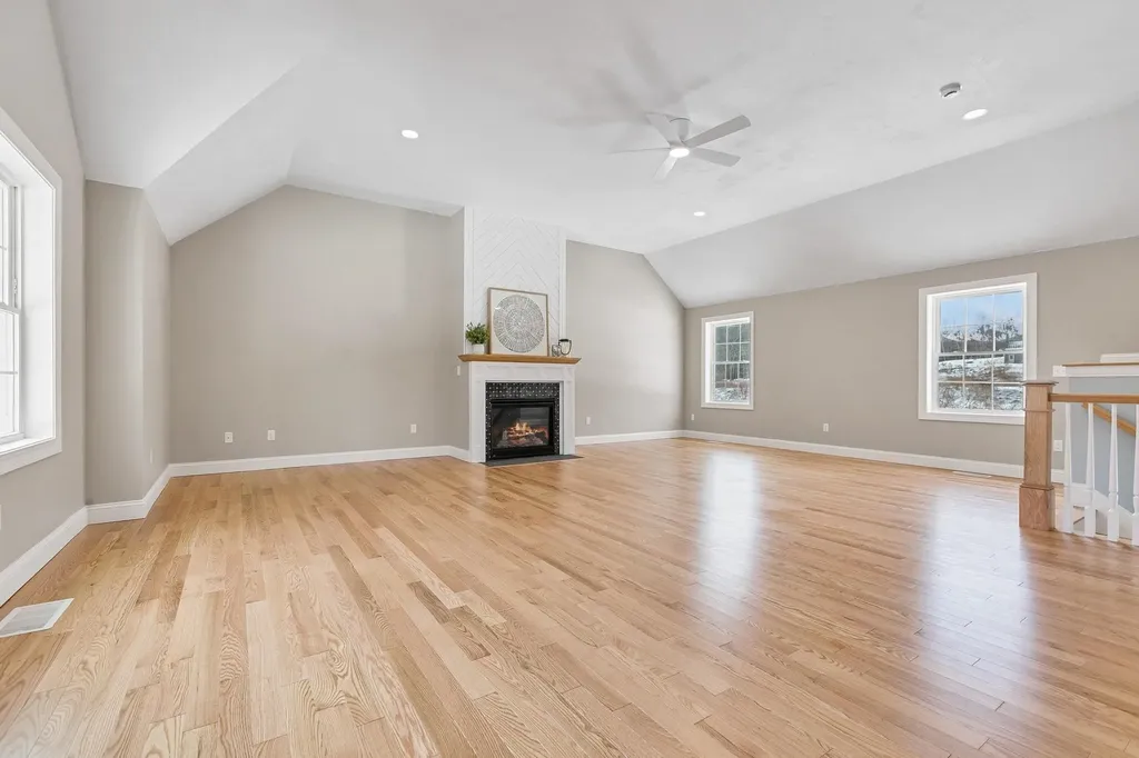 343 Island Pond Road Derry NH 03038