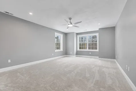 343 Island Pond Road Derry NH 03038