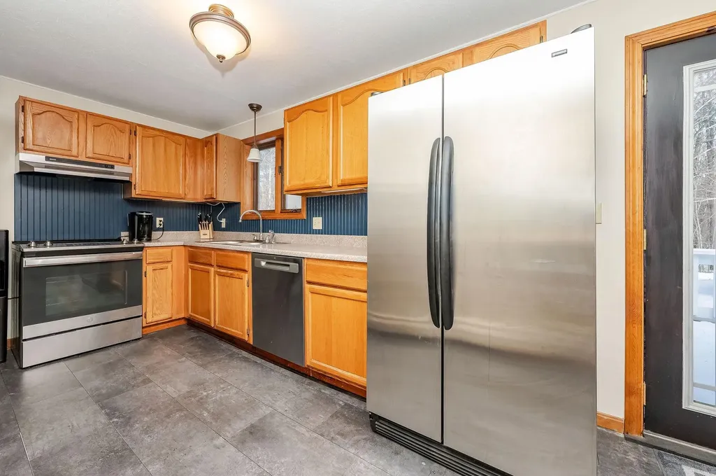 119 Scrabble Road Brentwood NH 03833