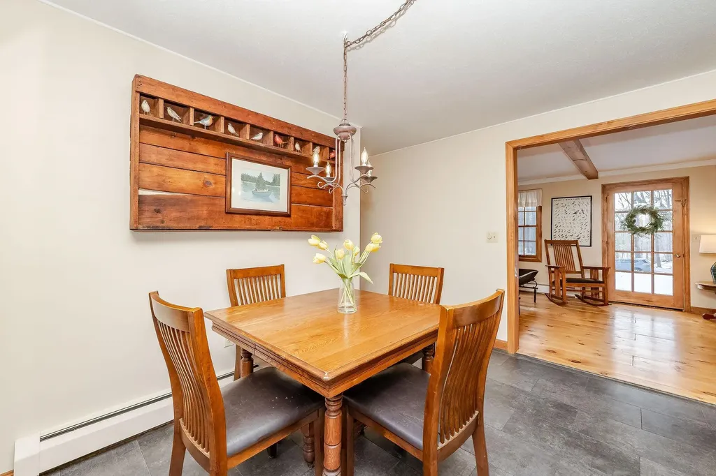 119 Scrabble Road Brentwood NH 03833