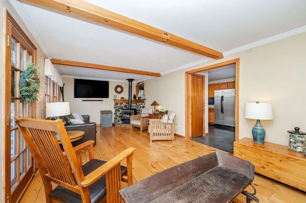 119 Scrabble Road Brentwood NH 03833