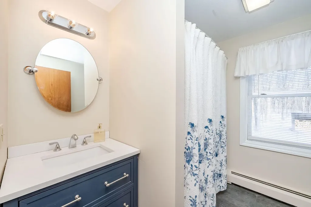 119 Scrabble Road Brentwood NH 03833