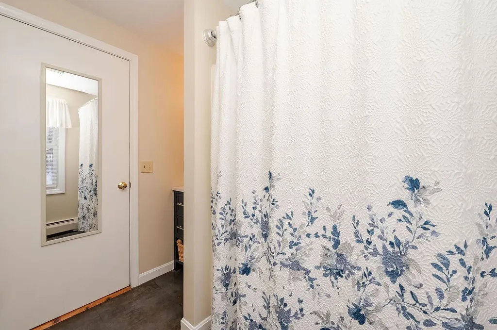 119 Scrabble Road Brentwood NH 03833