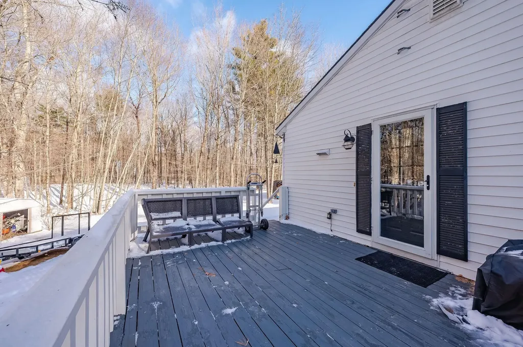 119 Scrabble Road Brentwood NH 03833