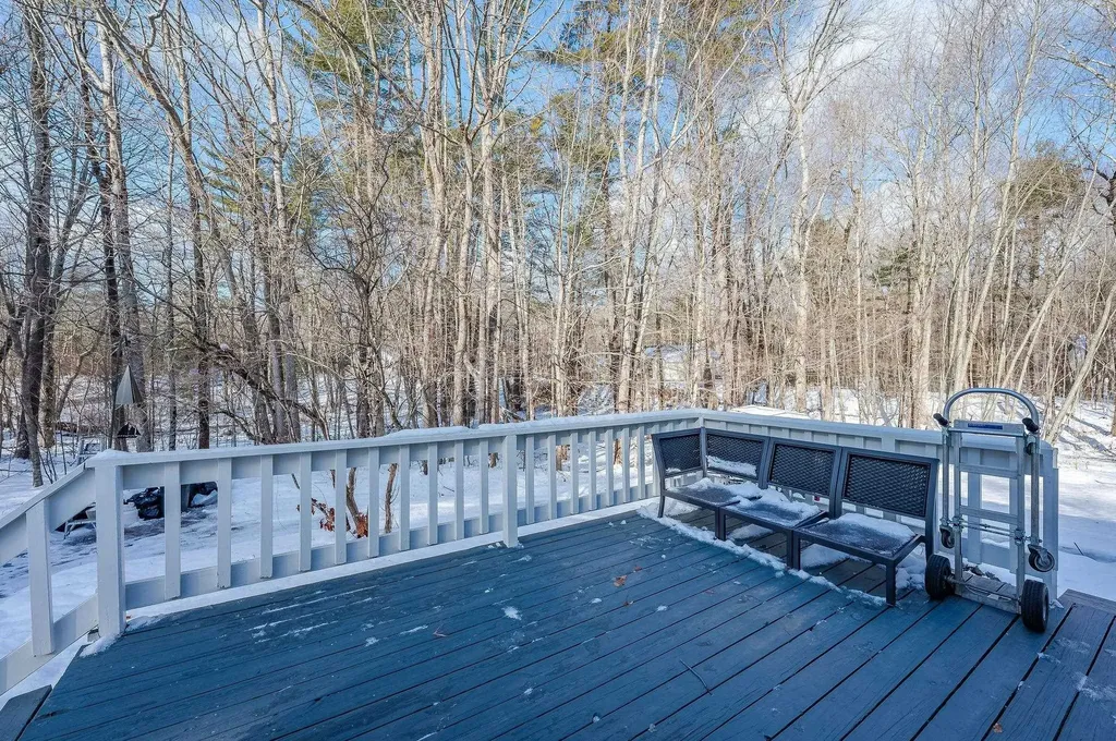 119 Scrabble Road Brentwood NH 03833