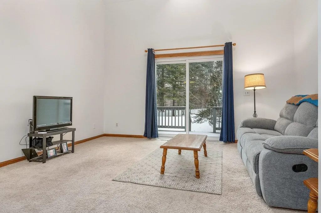 107 Glengarry Drive Stratham NH 03885