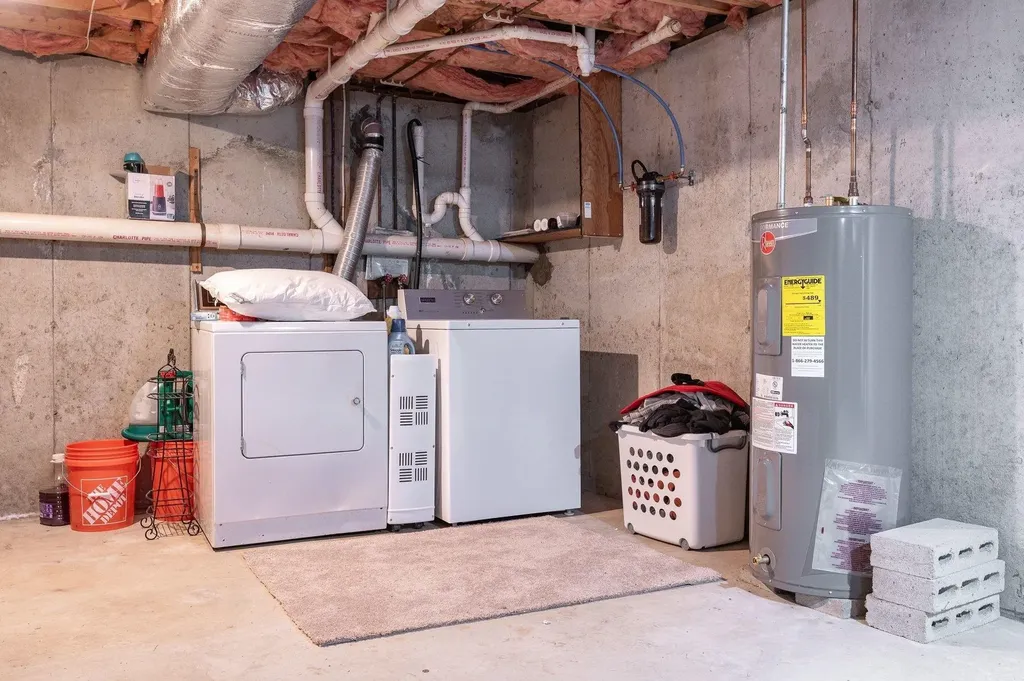 107 Glengarry Drive Stratham NH 03885