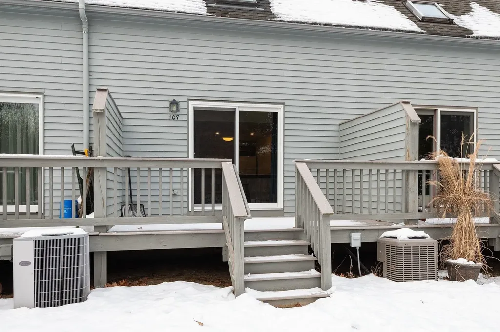 107 Glengarry Drive Stratham NH 03885