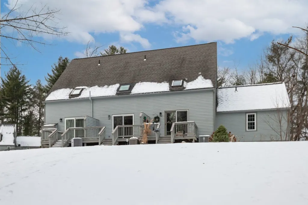 107 Glengarry Drive Stratham NH 03885