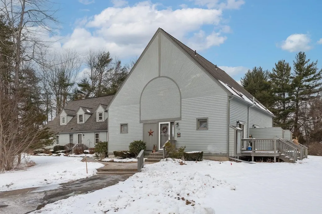 107 Glengarry Drive Stratham NH 03885