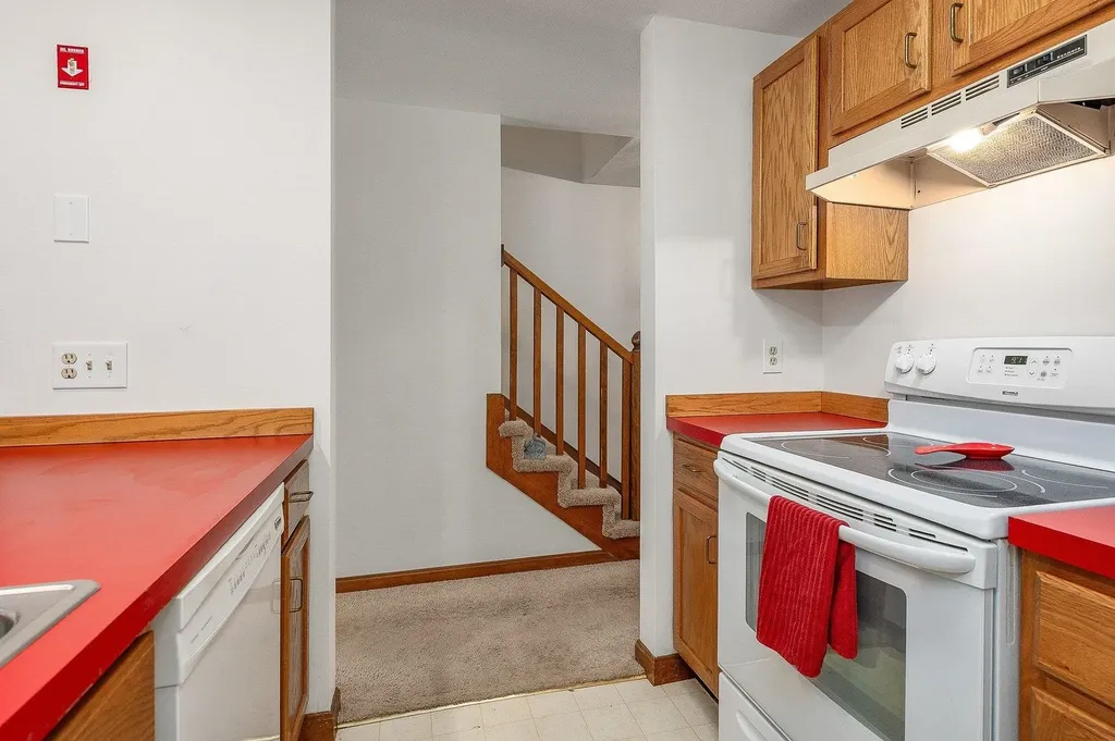 107 Glengarry Drive Stratham NH 03885