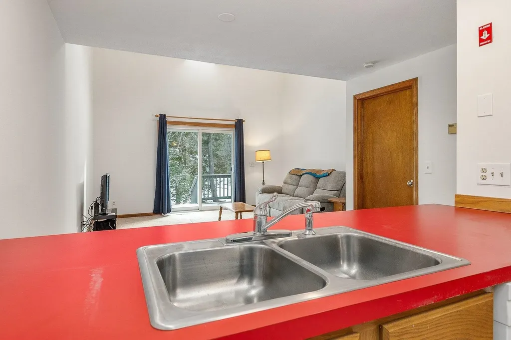 107 Glengarry Drive Stratham NH 03885