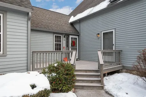 107 Glengarry Drive Stratham NH 03885