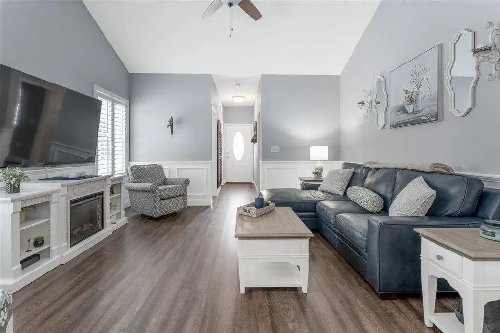 18 Memory Lane Loudon NH 03307