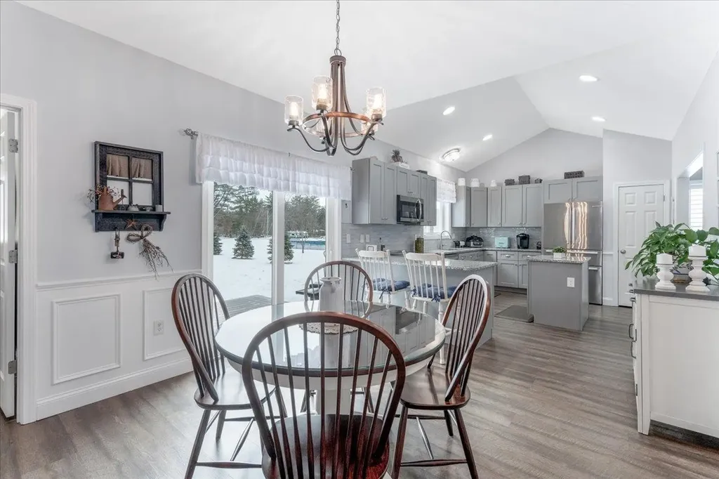 18 Memory Lane Loudon NH 03307