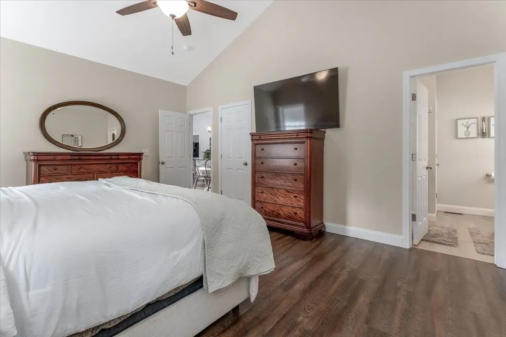 18 Memory Lane Loudon NH 03307