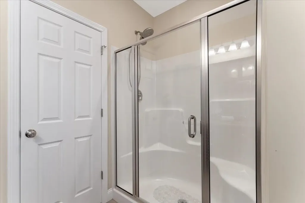 18 Memory Lane Loudon NH 03307