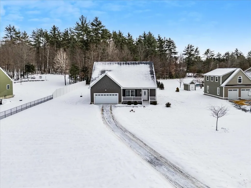 18 Memory Lane Loudon NH 03307