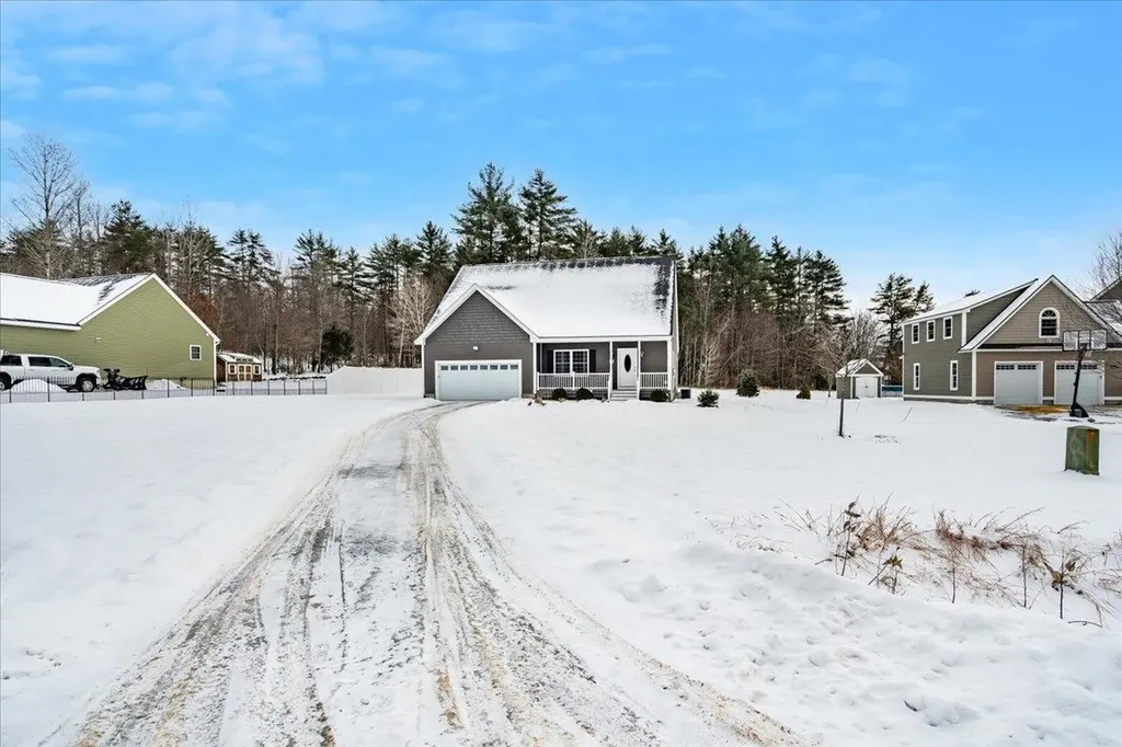 18 Memory Lane Loudon NH 03307