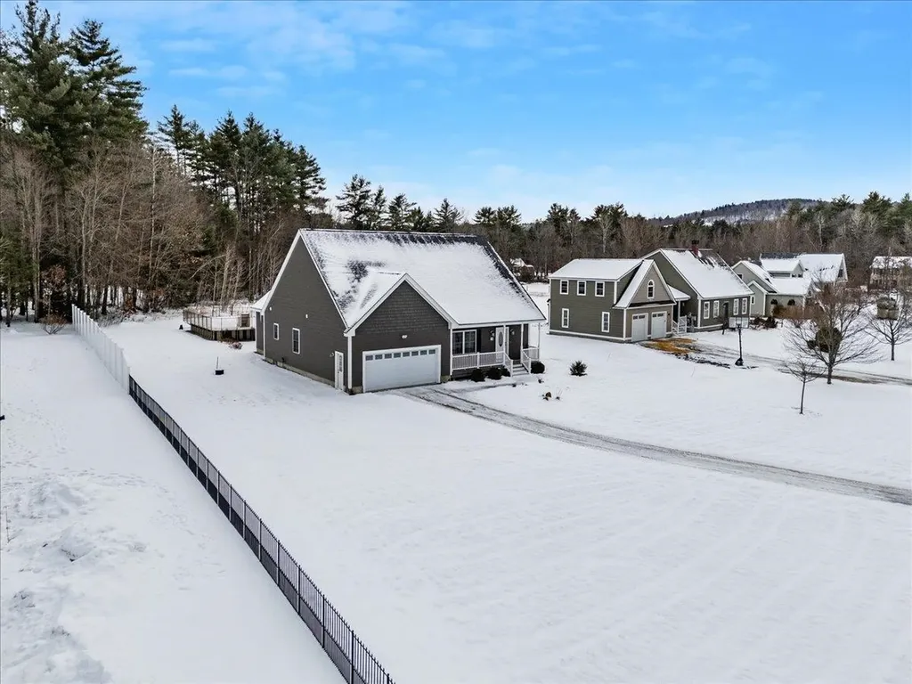18 Memory Lane Loudon NH 03307