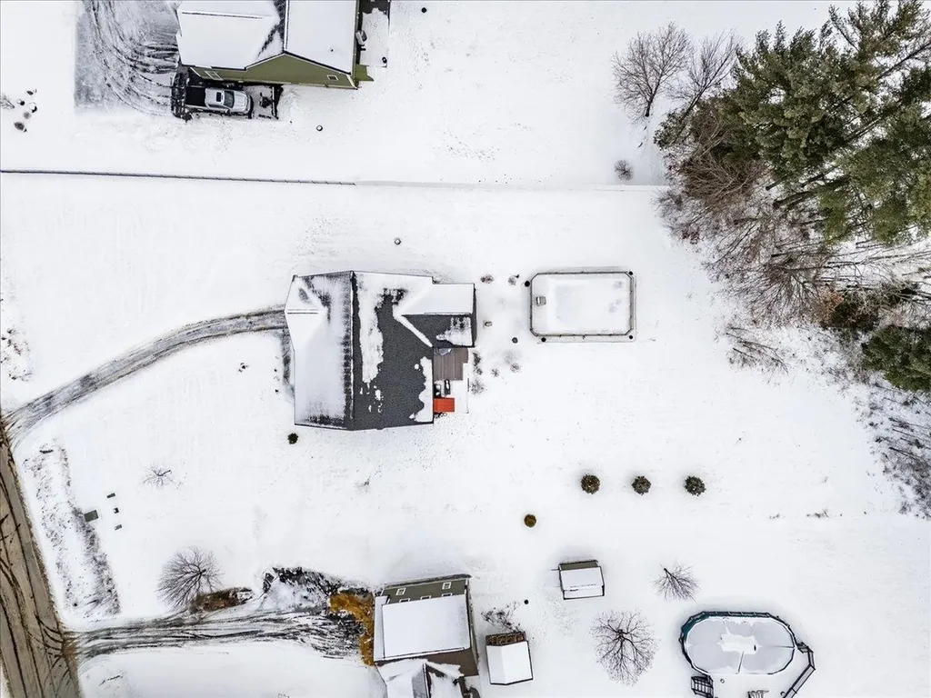 18 Memory Lane Loudon NH 03307