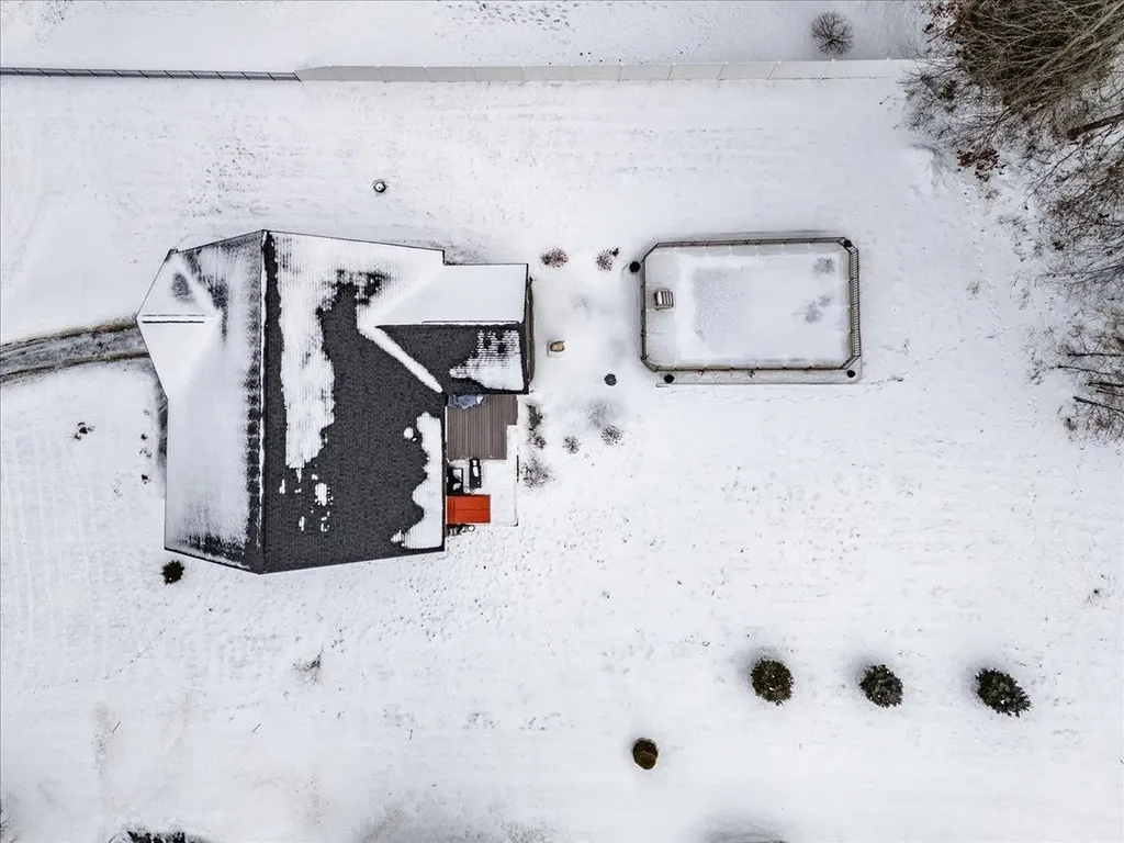 18 Memory Lane Loudon NH 03307