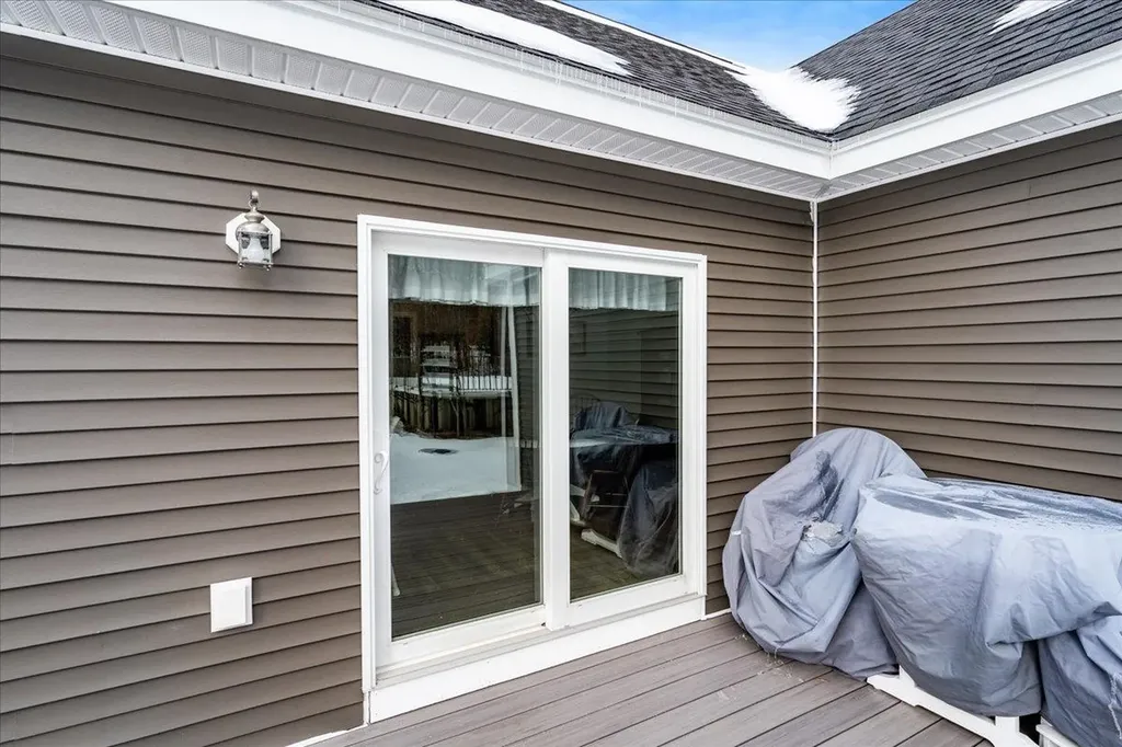 18 Memory Lane Loudon NH 03307